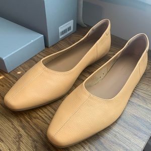 Everlane Italian Leather Flats (BRAND NEW!!)